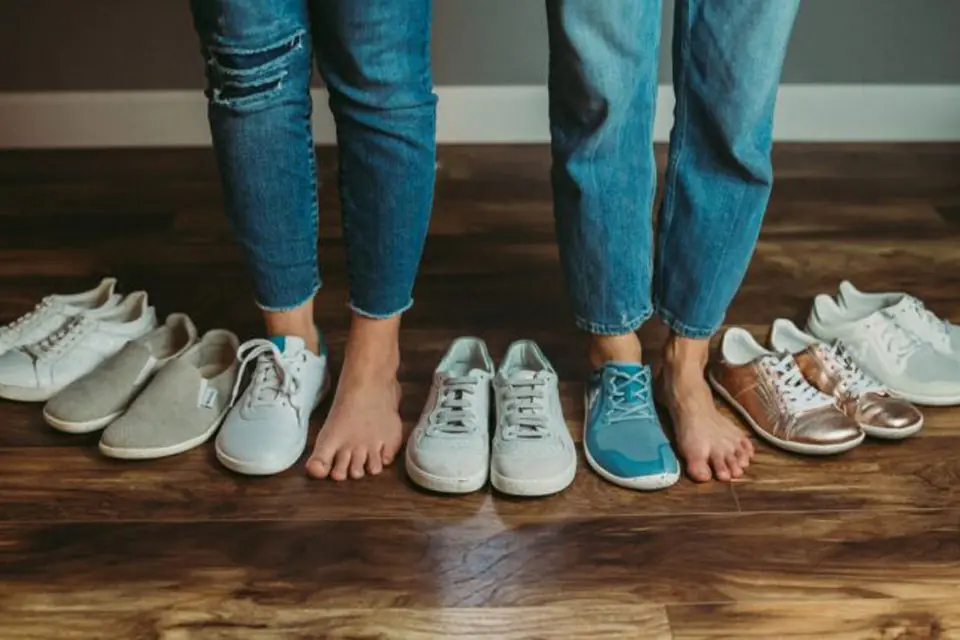 come dovrebbero calzare le scarpe da corsa a piedi nudi